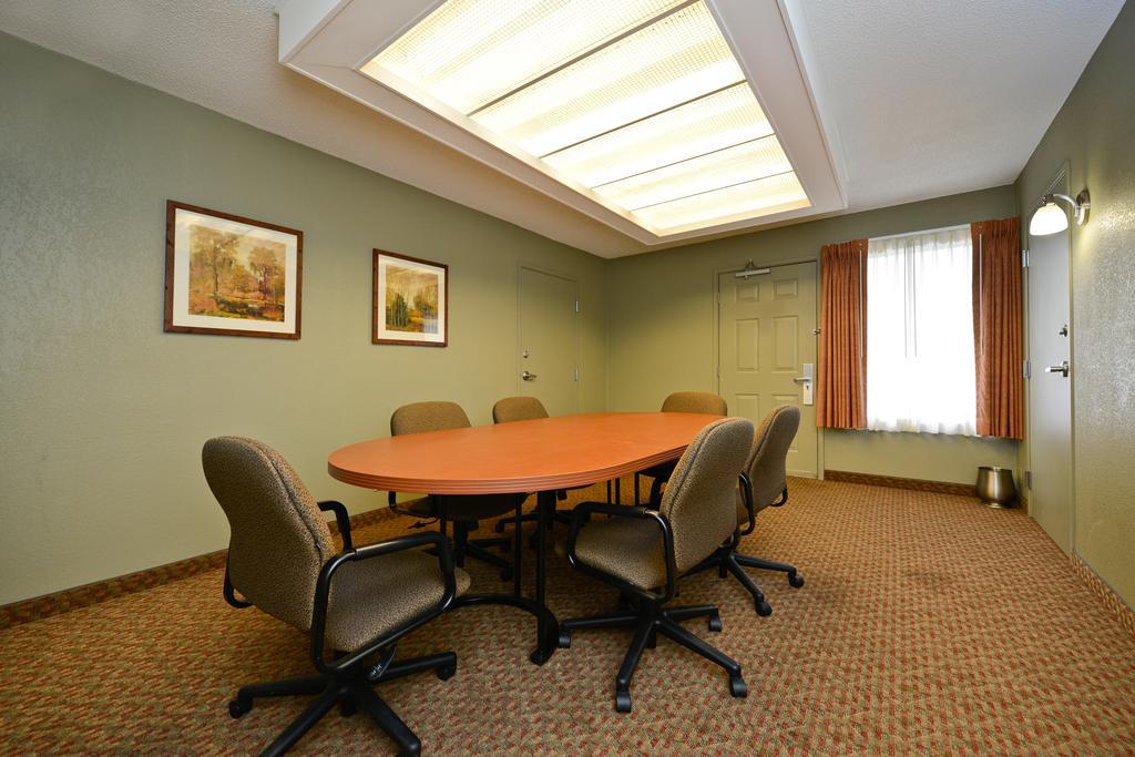 Americas Best Value Inn And Suites Overland Park Business foto