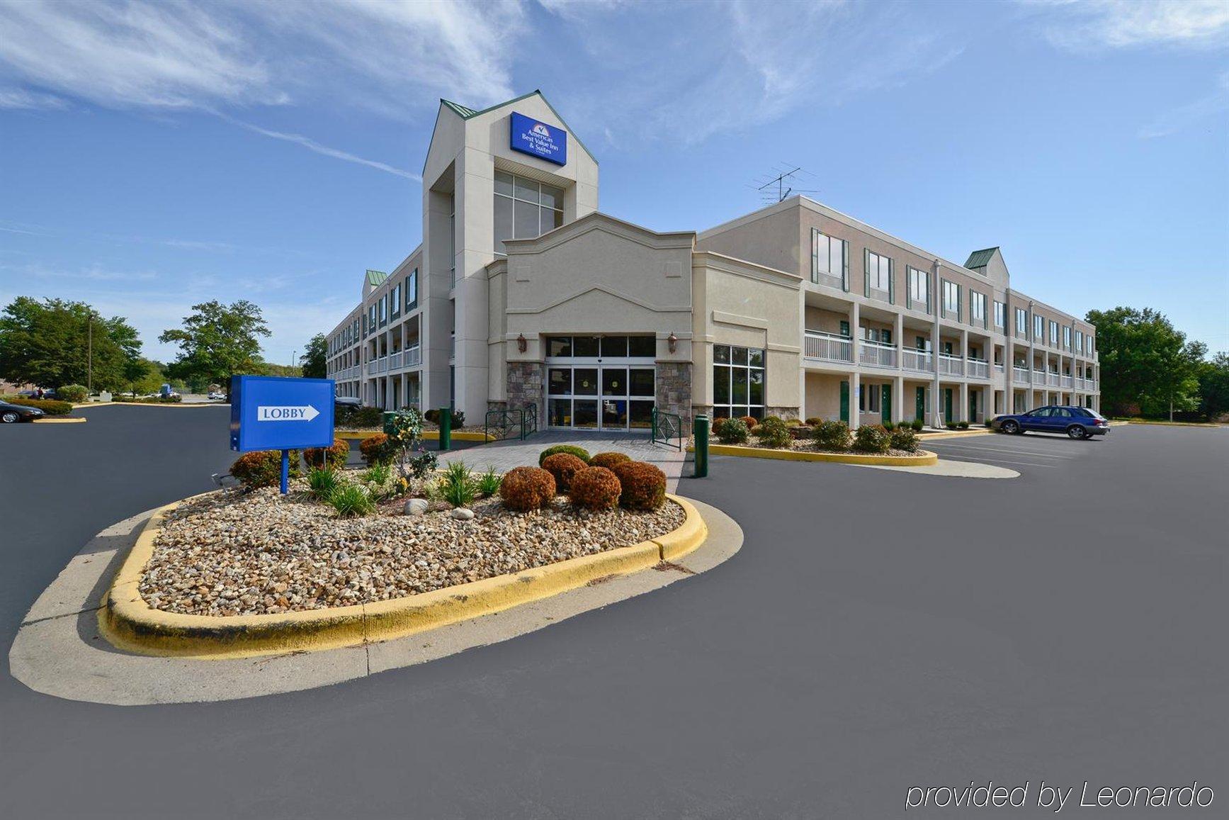Americas Best Value Inn And Suites Overland Park Exterior foto