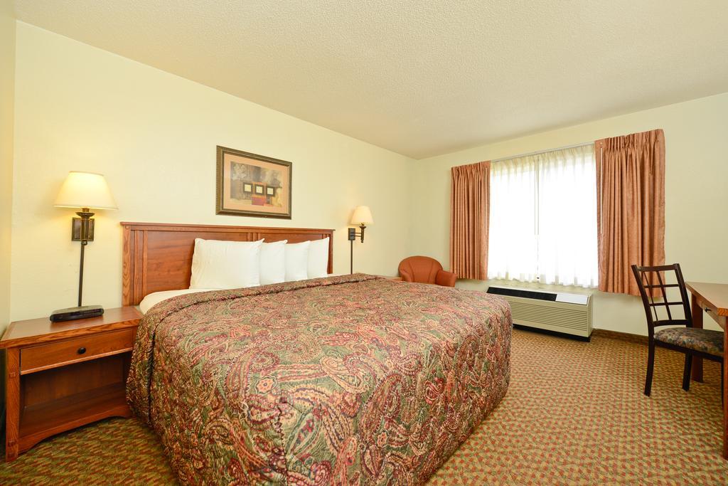 Americas Best Value Inn And Suites Overland Park Zimmer foto